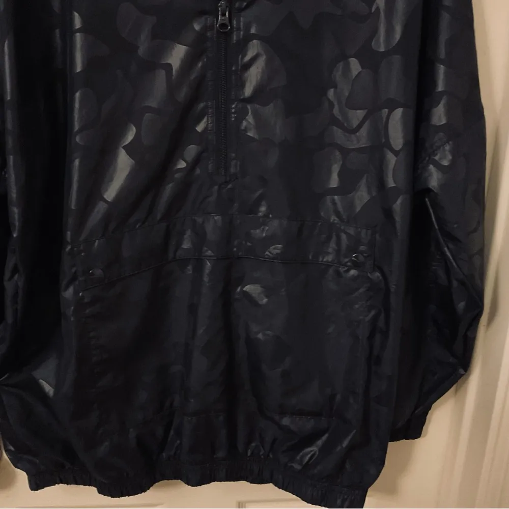 Adidas Originals Seoul Winter
Embossed Windbreaker Women's size medium - Image 3