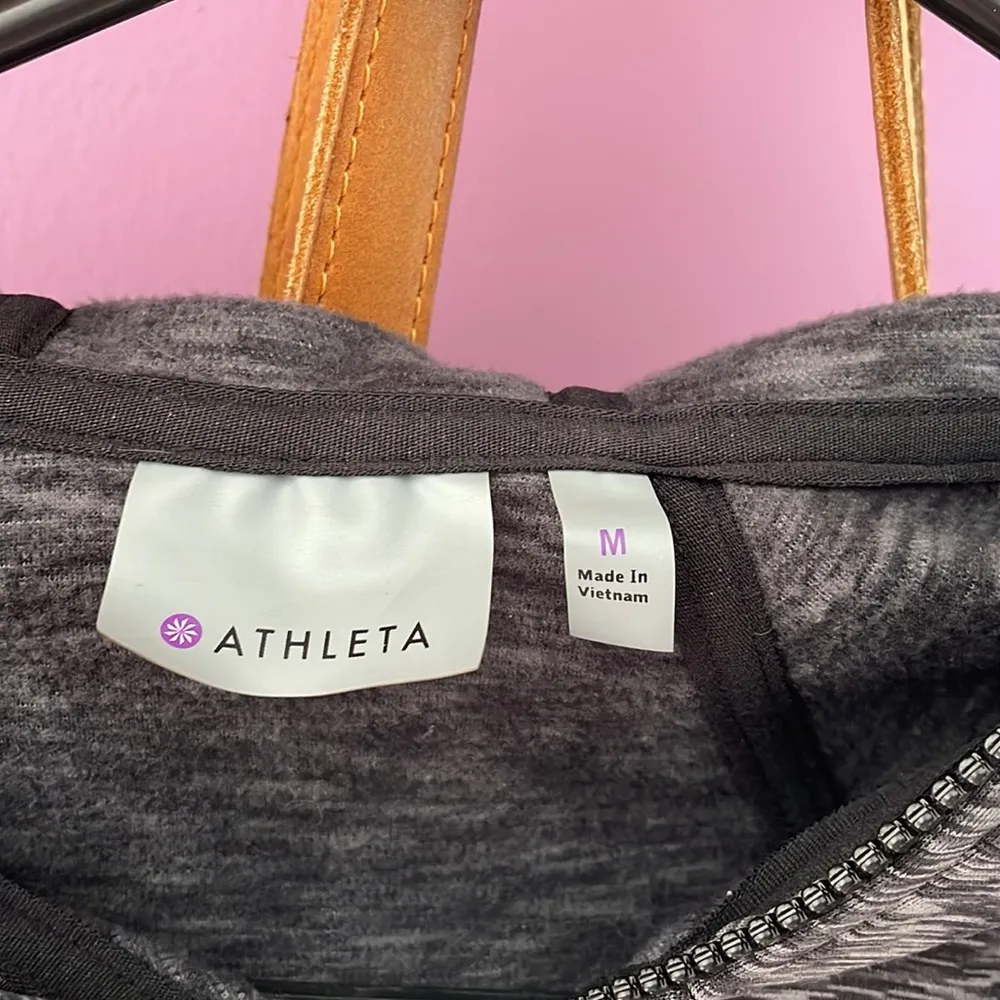 Athleta hooded zip up size medium - Image 2