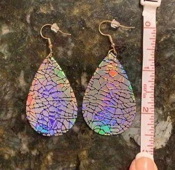 Teardrop Earrings Iridescence - Image 3