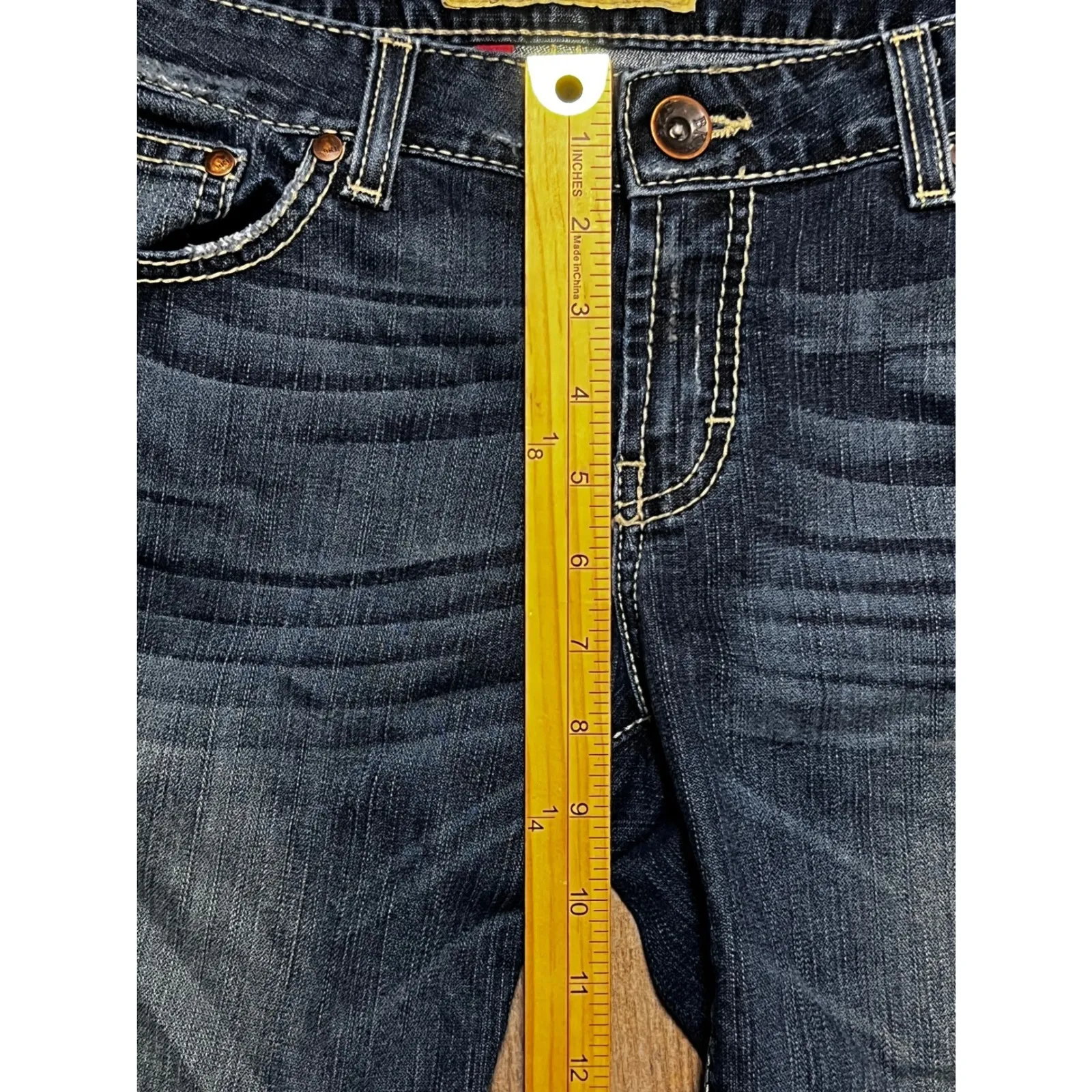 BKE Buckle Denim Starlite Women Bermuda Distressed Shorts Size 31 10"L Stretch - Image 7