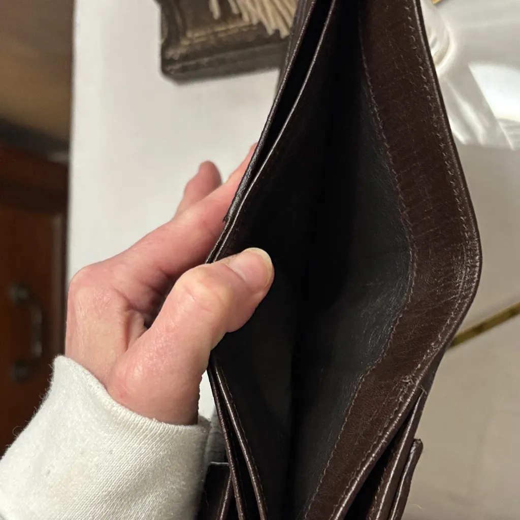 Gucci Tan Monogram Wallet with Bamboo Detail - Image 5