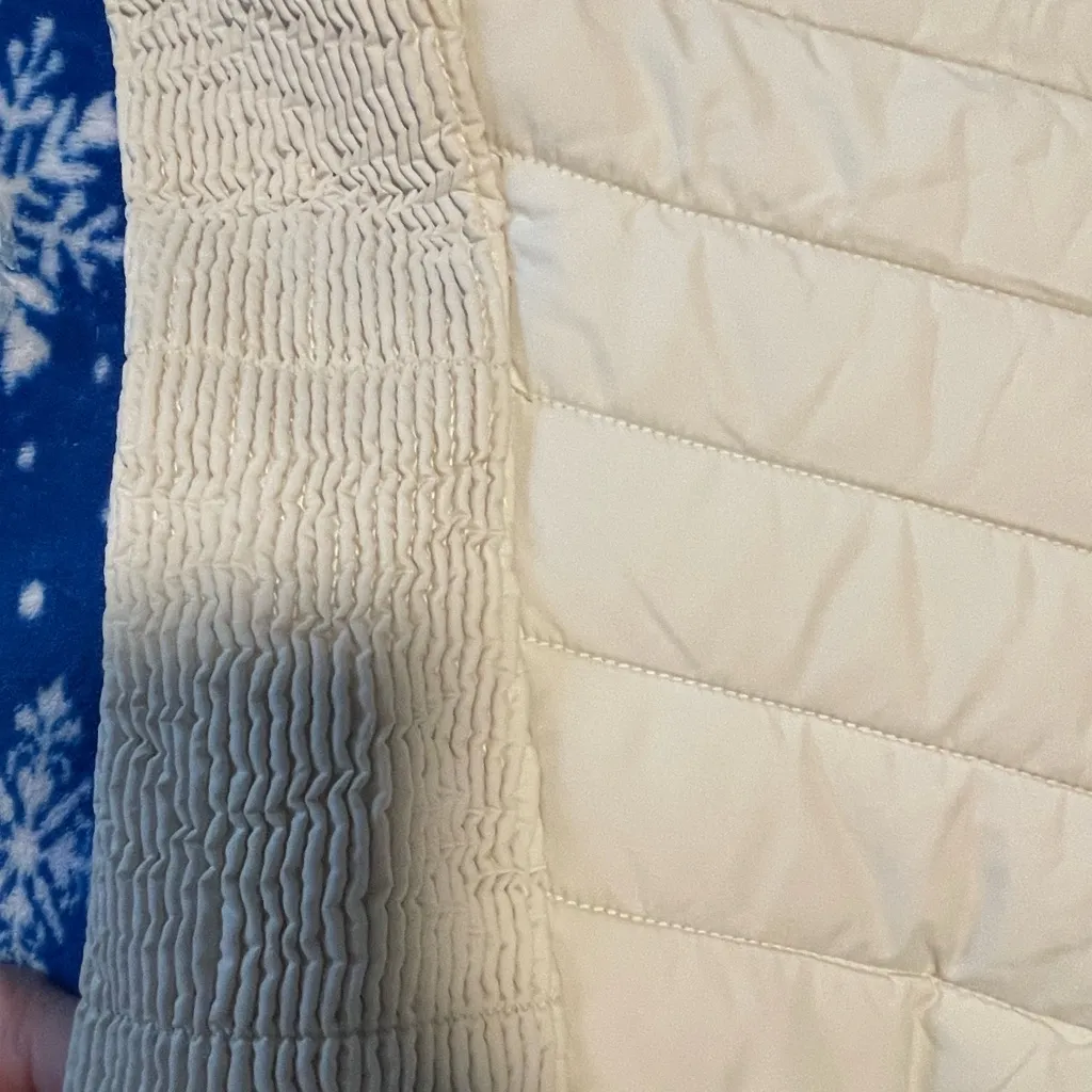 Joules Quilted vest size Medium Fall Padded Comfy Cabincore Size 4 White - Image 5