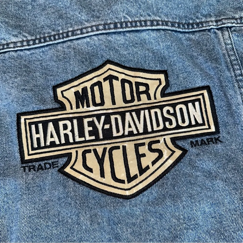 Vintage Harley-Davidson Motorcycles Denim Jacket Collectible Retro Memorabilia - Image 3