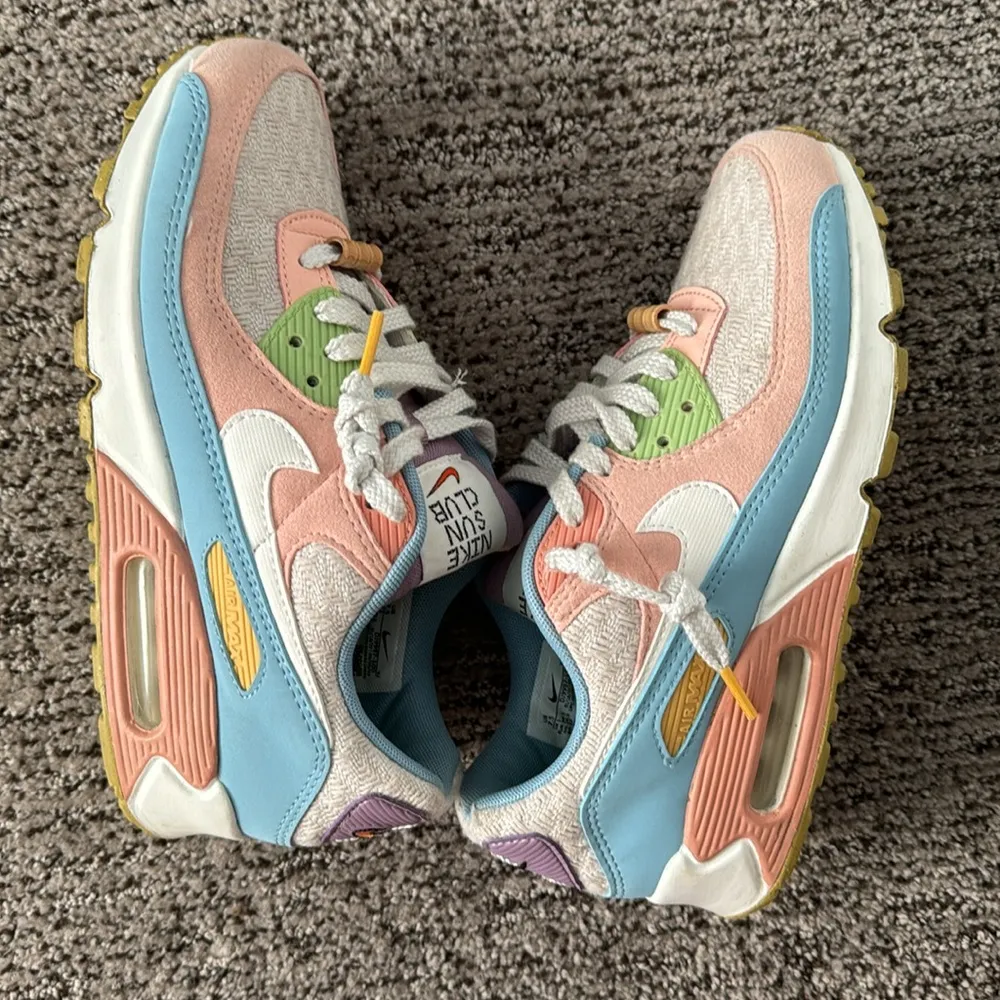 Only worn a few times. Nike sun club - Image 3