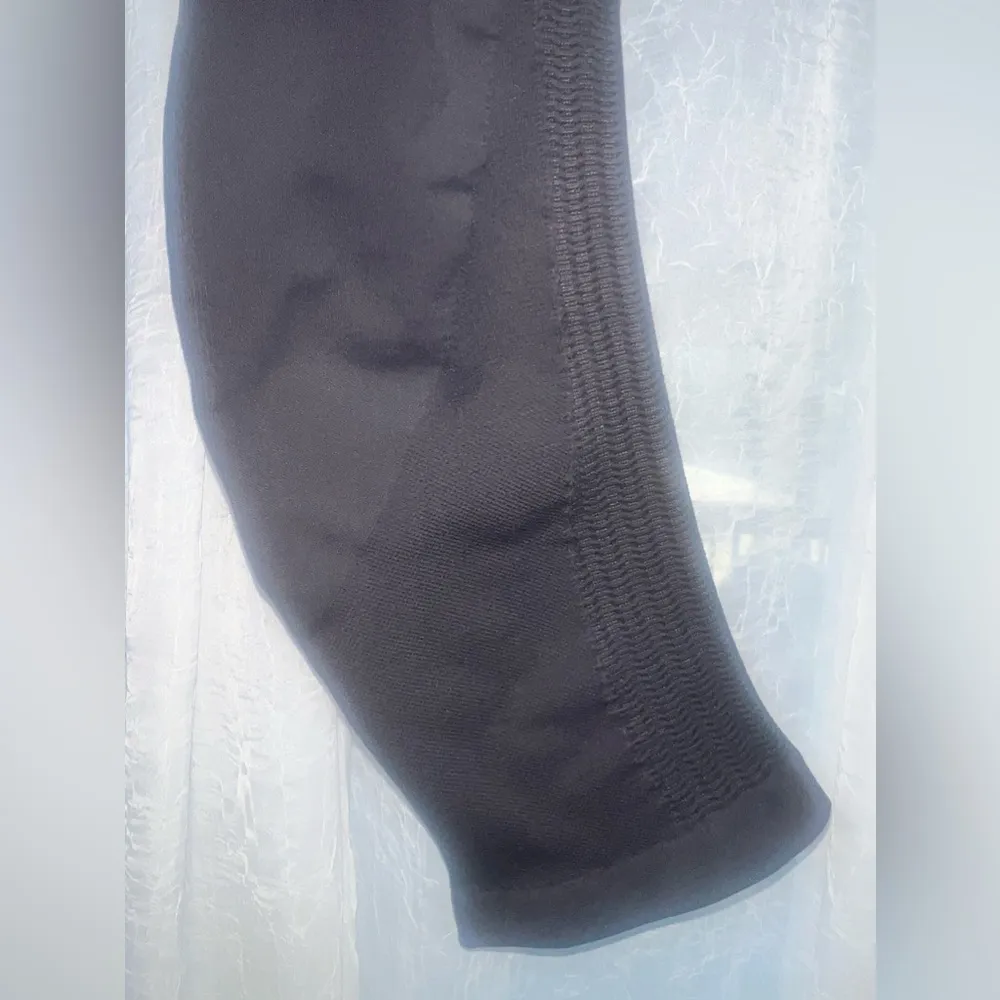 Lululemon flo and go seamless cropped leggings size 6 in EUC - Image 5