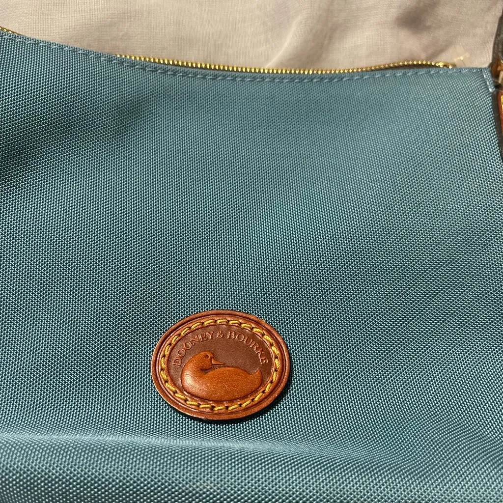 Dooney & Bourke Teal crossbody bag. - Image 3