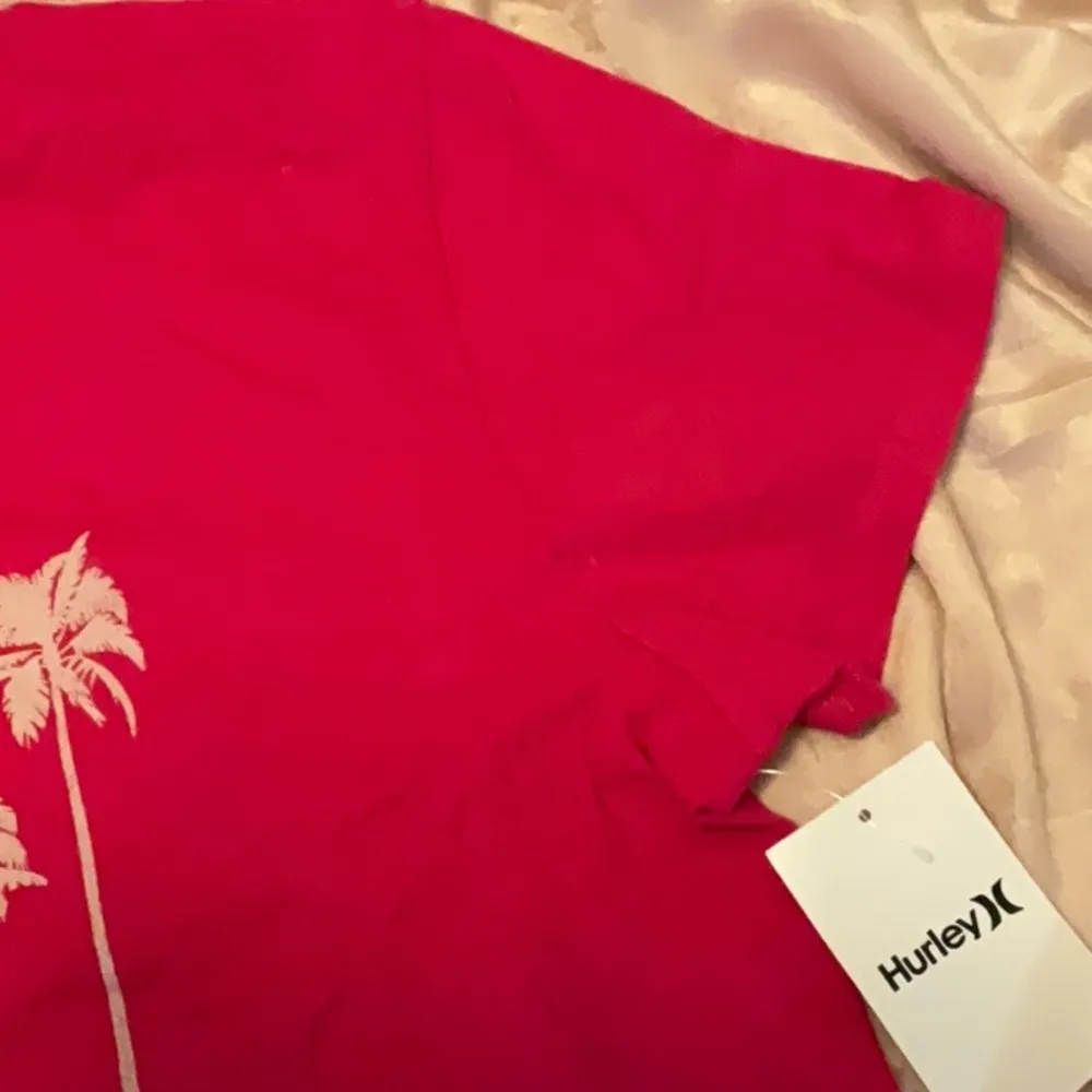 Hurley T-Shirt Size Large - Image 6