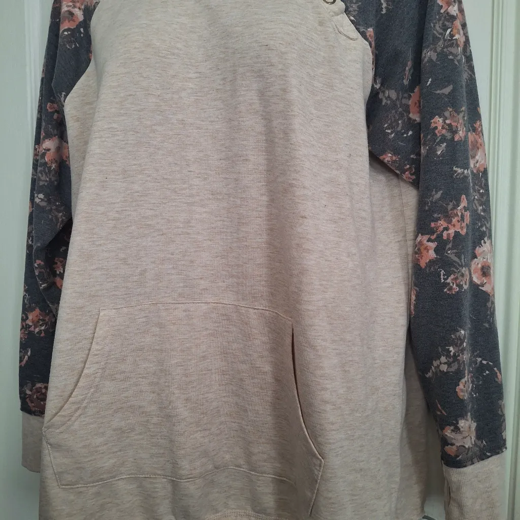 Maurices XXL Floral Patterned Hoodie Sweatshirt - Image 11