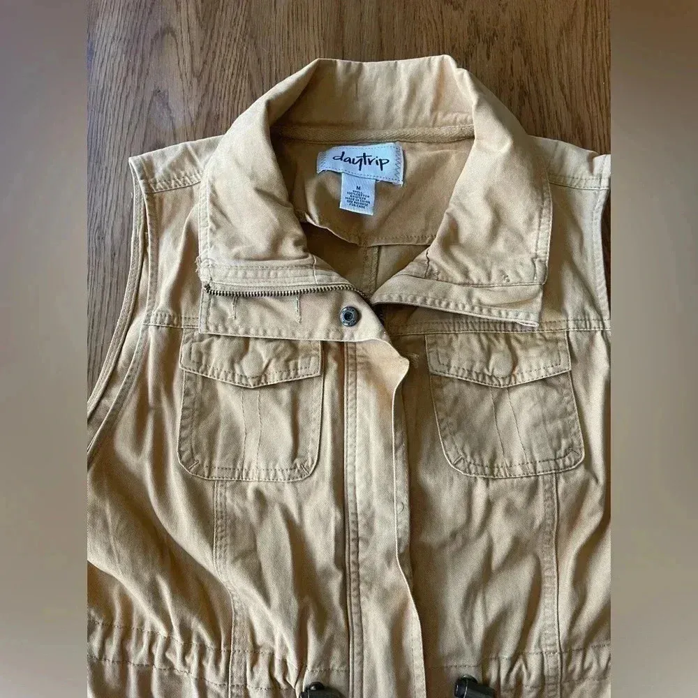 DayTrip Mustard Yellow‎ Utility Vest Size Medium Boutique EUC! - Image 4