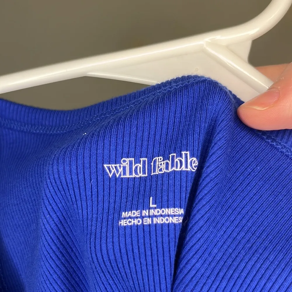 Women’s bundle 2 wild fable blue and green basic cropped tank tops size large - Image 6