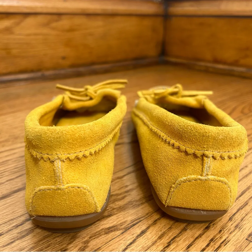 MINNETONKA Thunderbird Wheat Tan Suede Beaded Moccasins Size 7 - Image 3