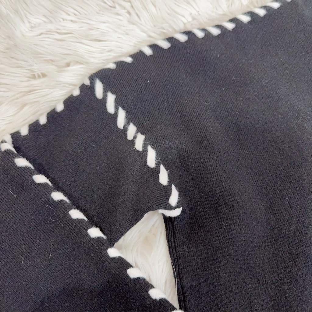 Mon Renn Dahlia Off Shoulder Jumper Black Cream Size Small NWT Chic Essentials - Image 3