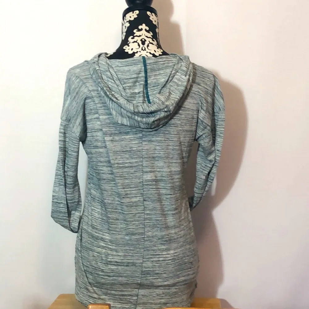 Columbia long sleeve hoodie kangaroo pouch T-shirt - Image 3