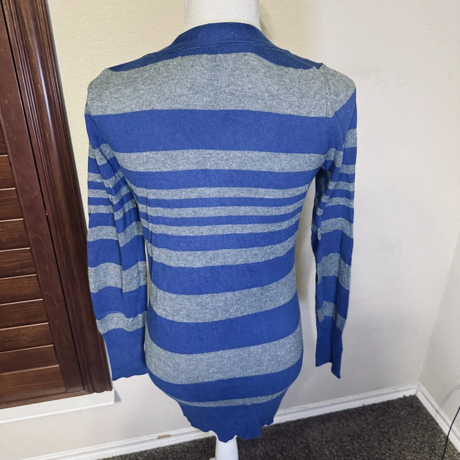 JCPenney Women’s Cardigan Sweater Size Small Cashmere Blend blue gray striped - Image 4