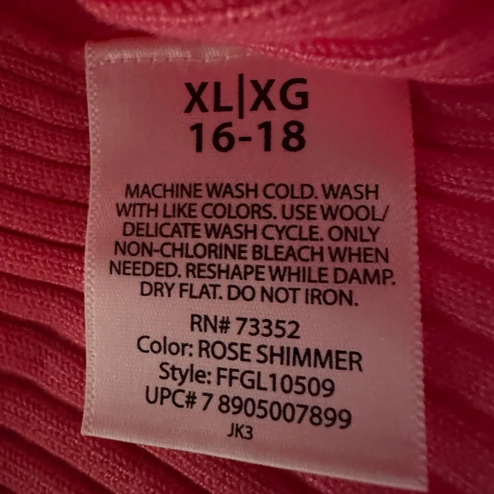 George Women's Pink Ribbed V - Image 6