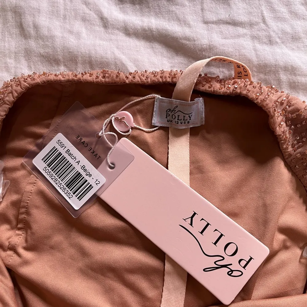 BELLE ÎLE High Waist Thigh Split Mini Skirt in Beige - Image 5