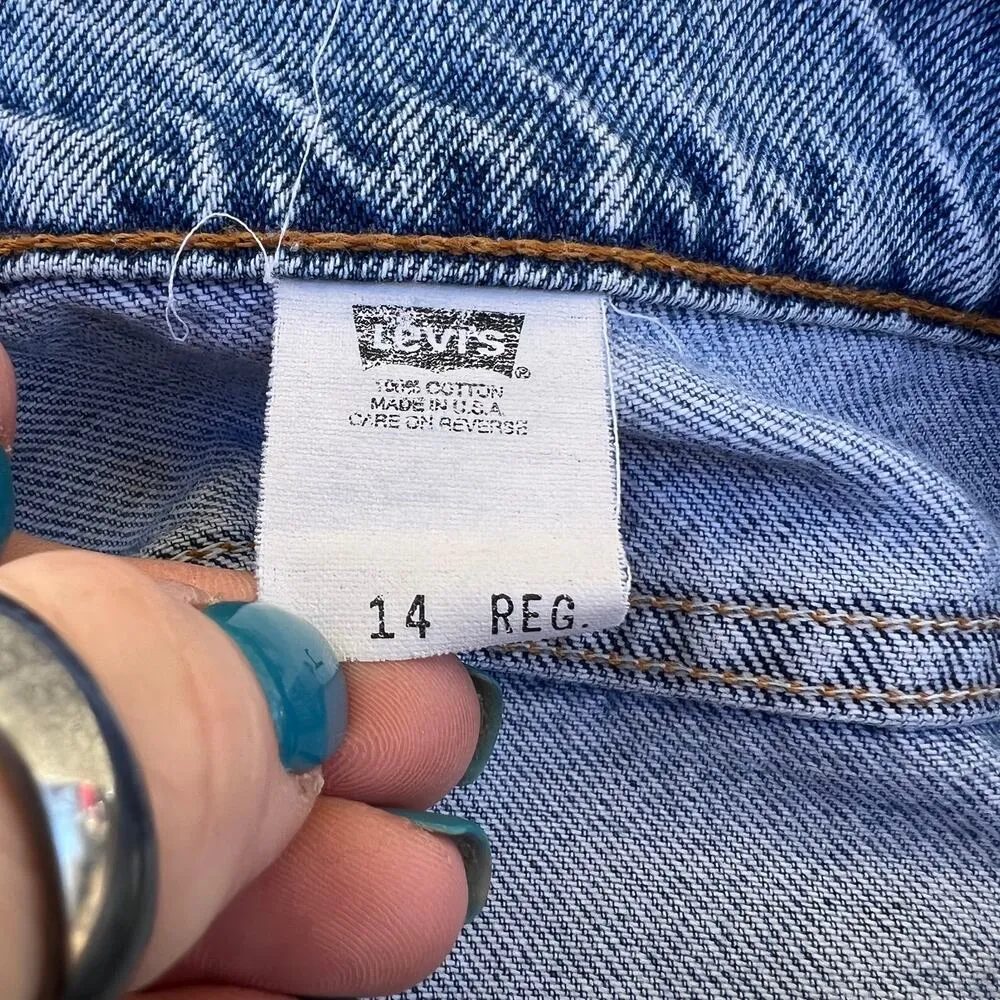 Vintage 90s Ladies Levi’s 955 high rise jean shorts 14 REG - Image 4