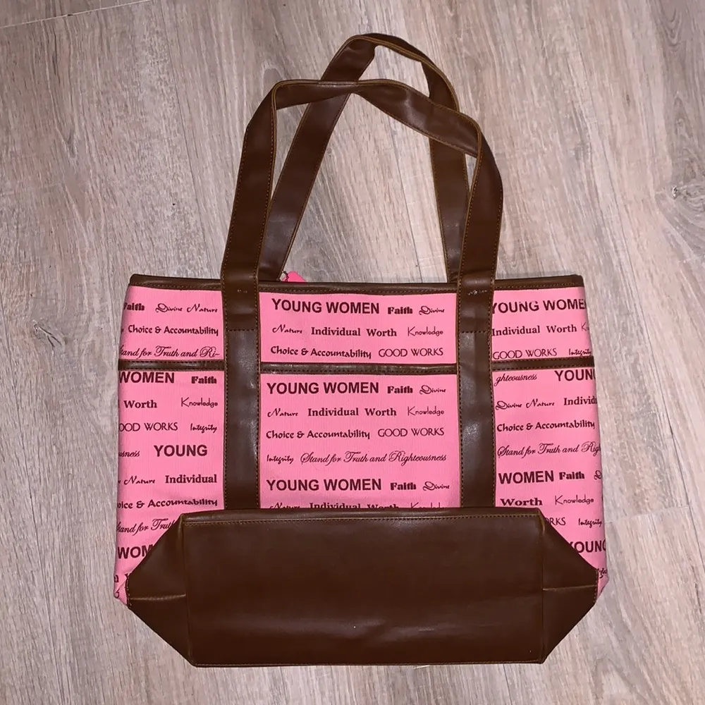 K.t. Webb pink young woman feminist tote bag NWT - Image 4