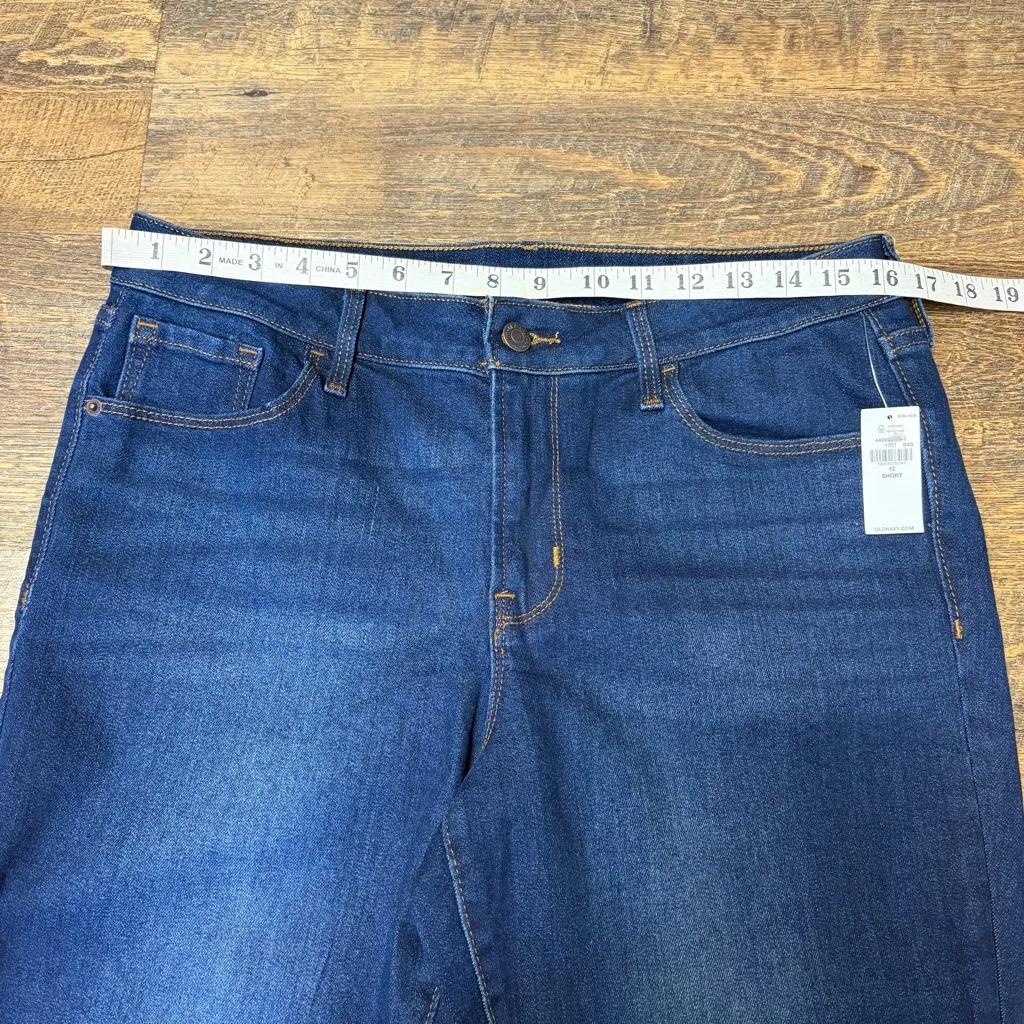Old Navy Mid-Rise Kicker Bootcut Jeans Womens 12 Short Dark Wash Blue NEW - Image 2