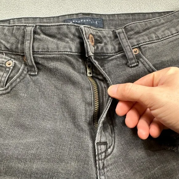 Aeropostale Denim Shorts 32 Womens Back Slim Cut Off Grey Ripped Distressed - Image 6