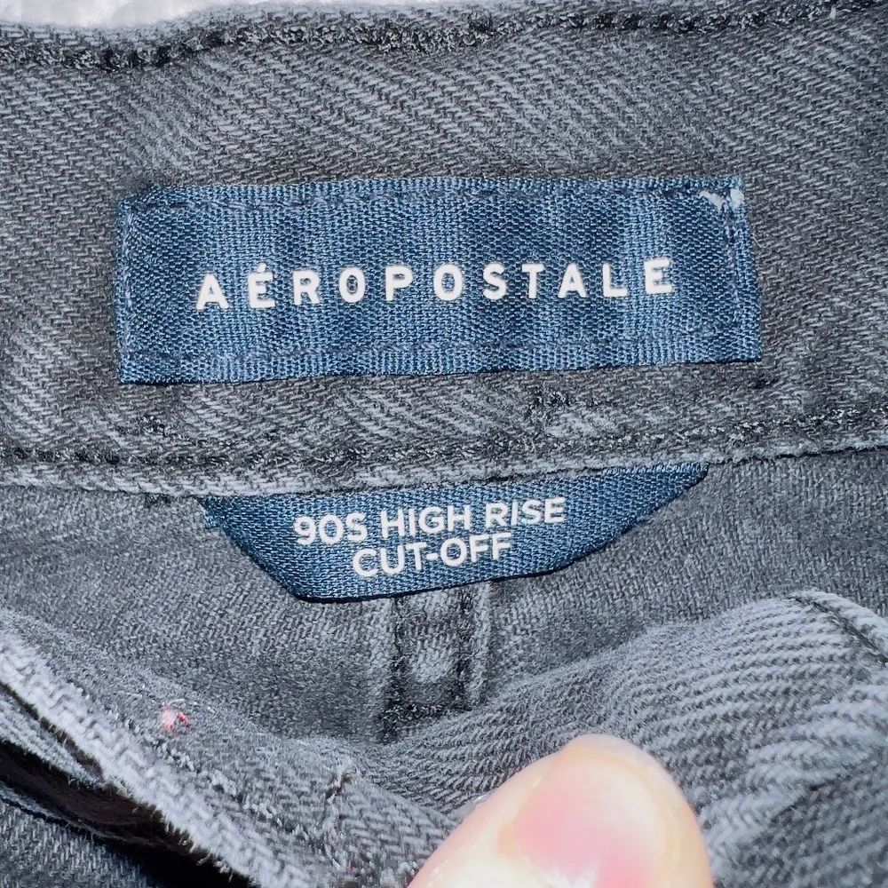 Aeropostale AERO Black Wash Denim Button Fly 90s High Rise Cut Off Shorts size 8 - Image 3