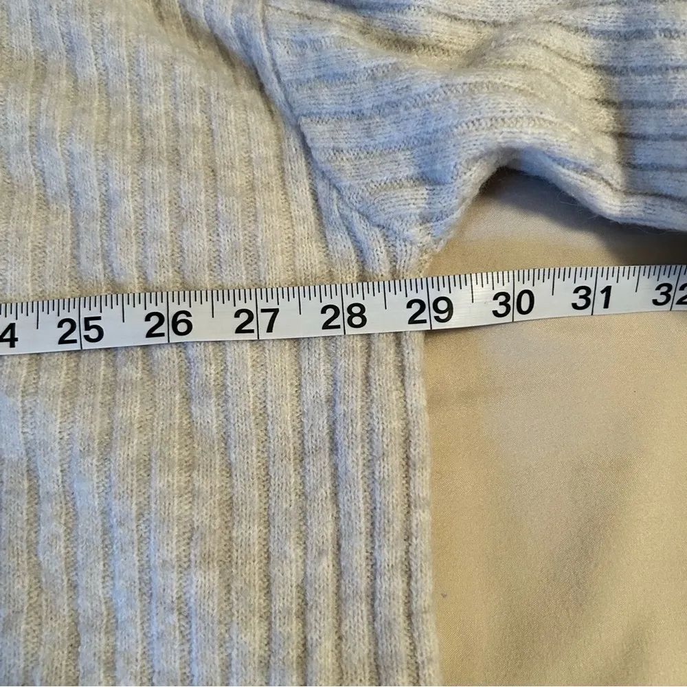 H&M Women Med Light Gray Oversized Mock Neck Ribbed Slit Hem Wool Blend Sweater - Image 7