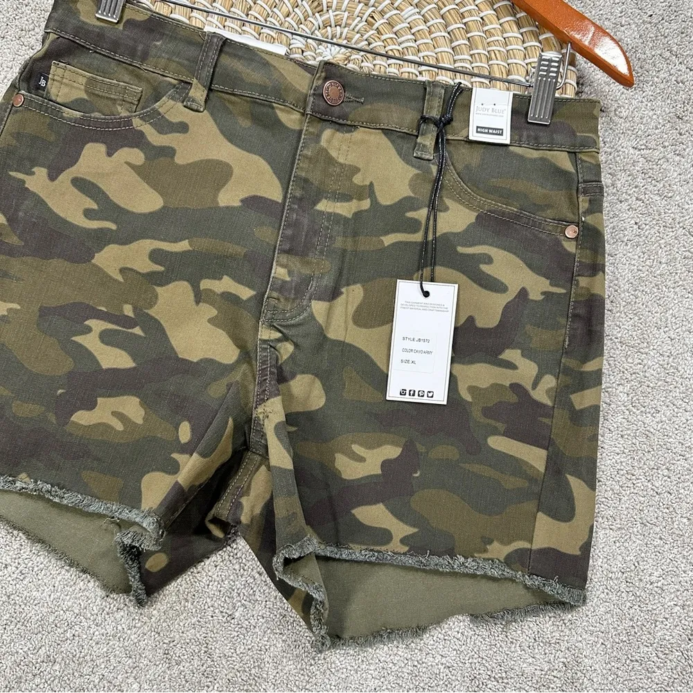 NWT Judy Blue Camo Army Print Shorts 4” High Rise Frayed Hem Size XL - Image 5