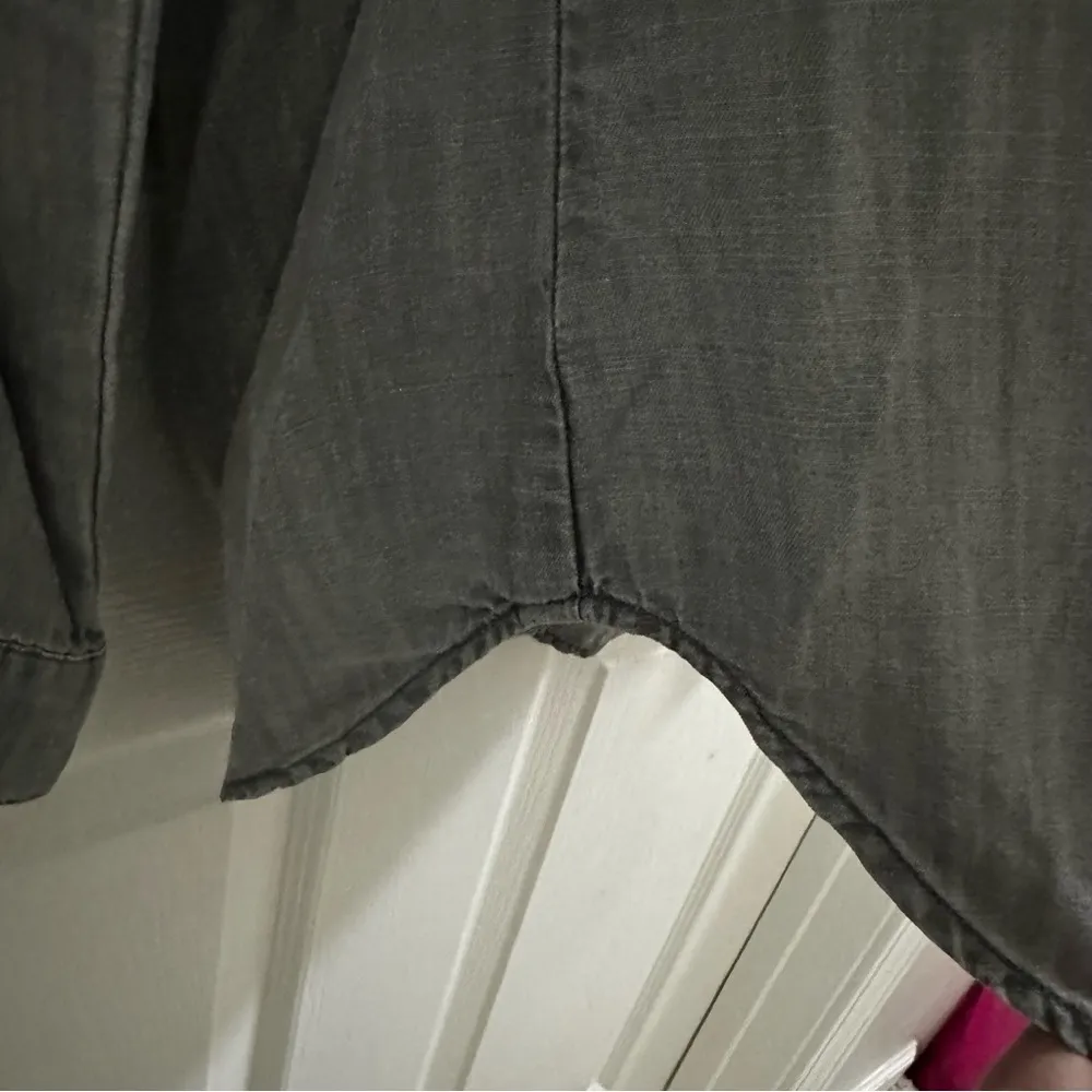 CLOTH & STONE Gray Chambray Split Back Button Down Shirt Women’s Sz Small Anthro - Image 6