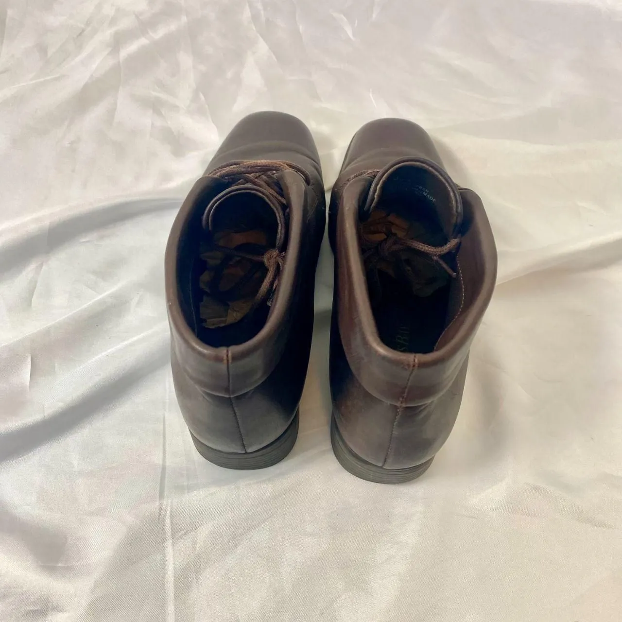 St. John's Bay 90s Dark Brown Leather Witchy Wench Lace Up Ankle Booties US 7 - Image 4