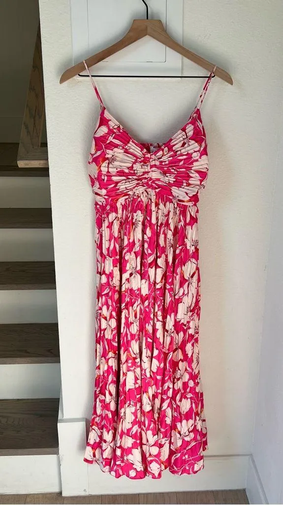 ASTR The Label Revolve Maeve Pleated Midi Dress in Pink Cream Floral - Image 5