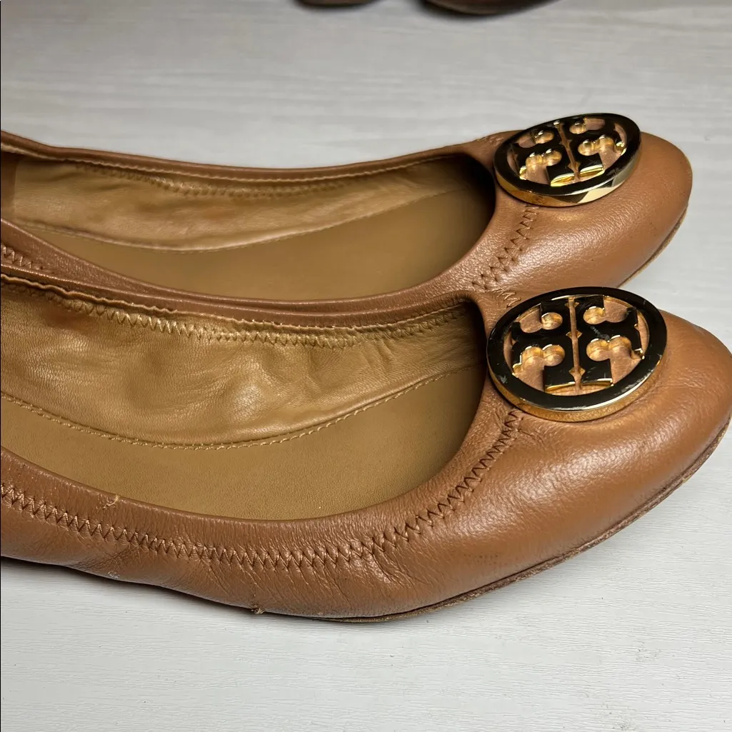 Tory Burch Brown Leather Flats with Gold Logo - Image 4