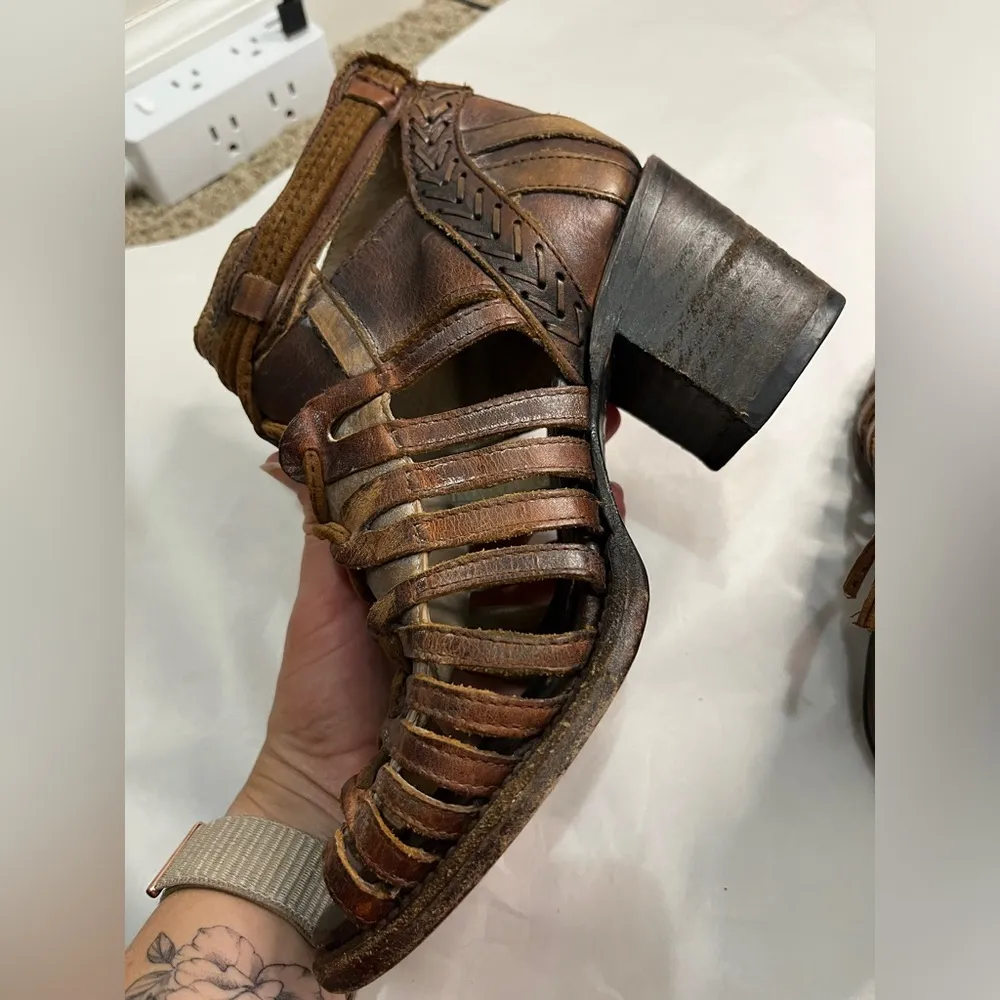 Freebird Wazee Bootie Sandal Brown Sz 7 Cowgirl western boho distressed - Image 11