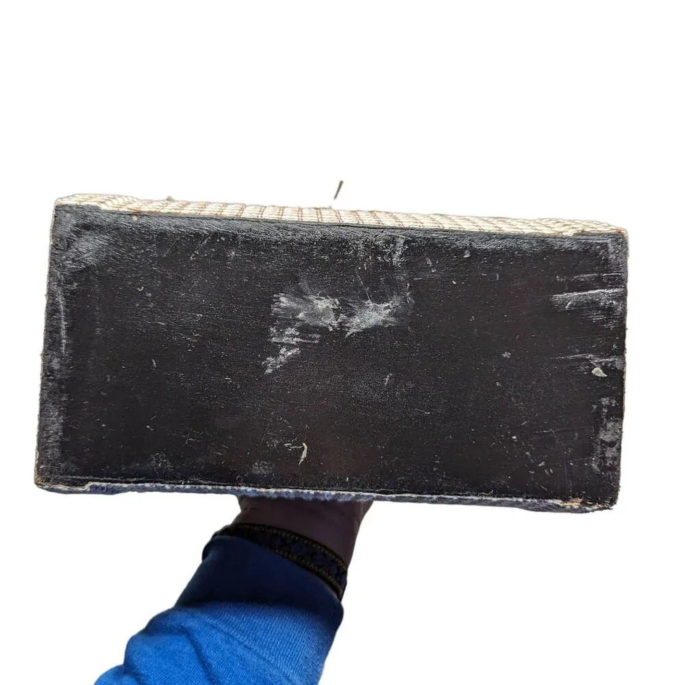 Vtg 1960s MCM Ivory Tweed Fabric Covered Fringe Top Handle Latch Wooden Box Bag Tan - Image 4