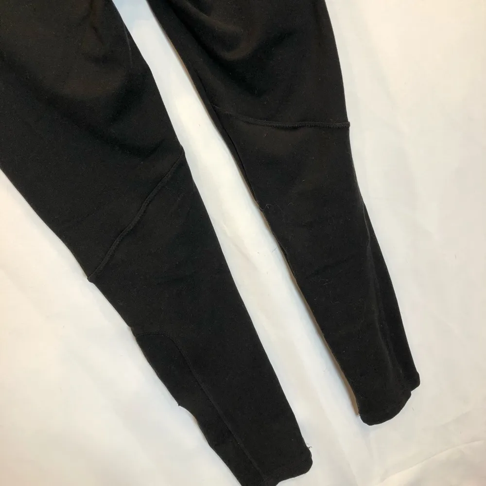 Spanx black leggings with back zip pocket size M - Image 6