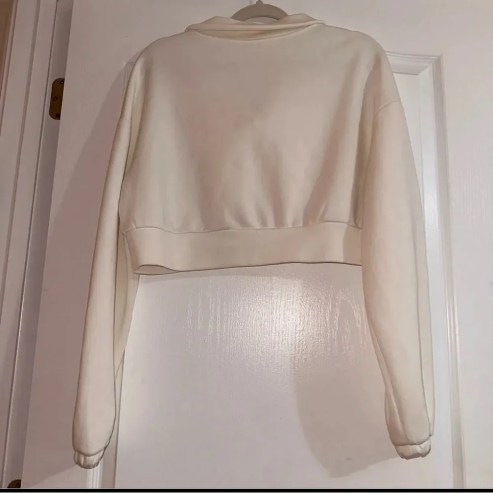 Gilly Hicks Hollister  athletic cropped jacket - Image 2