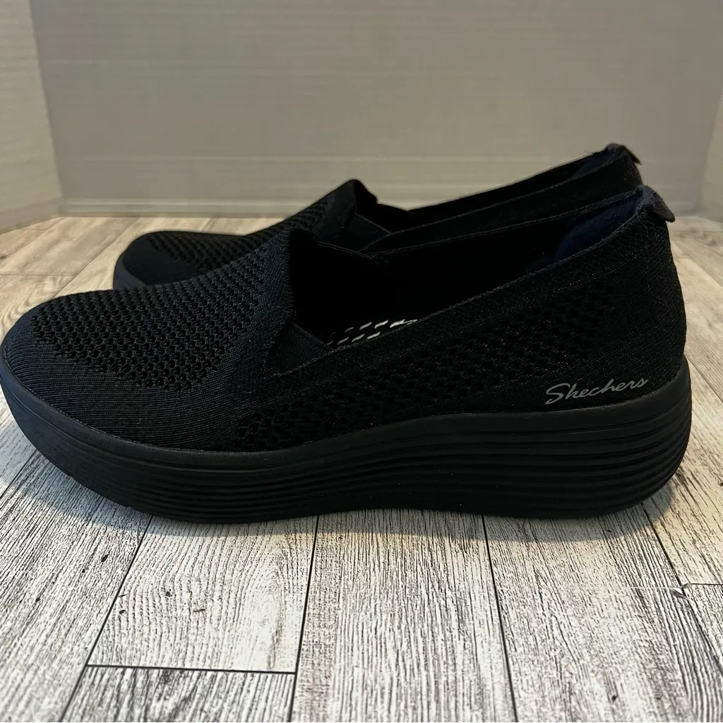 SKECHERS Relaxed Fit Arch Fit Laguna Adore Her Black Sneaker size 6M - Image 4
