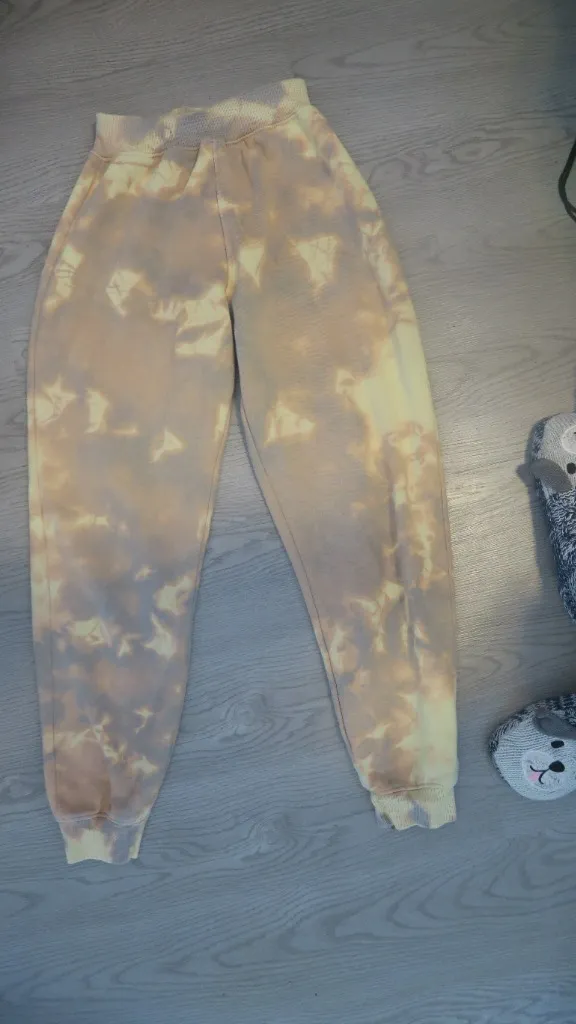 PrettyLittleThing tie dye sweatpants loungewear in yellow and brown size 2. - Image 7
