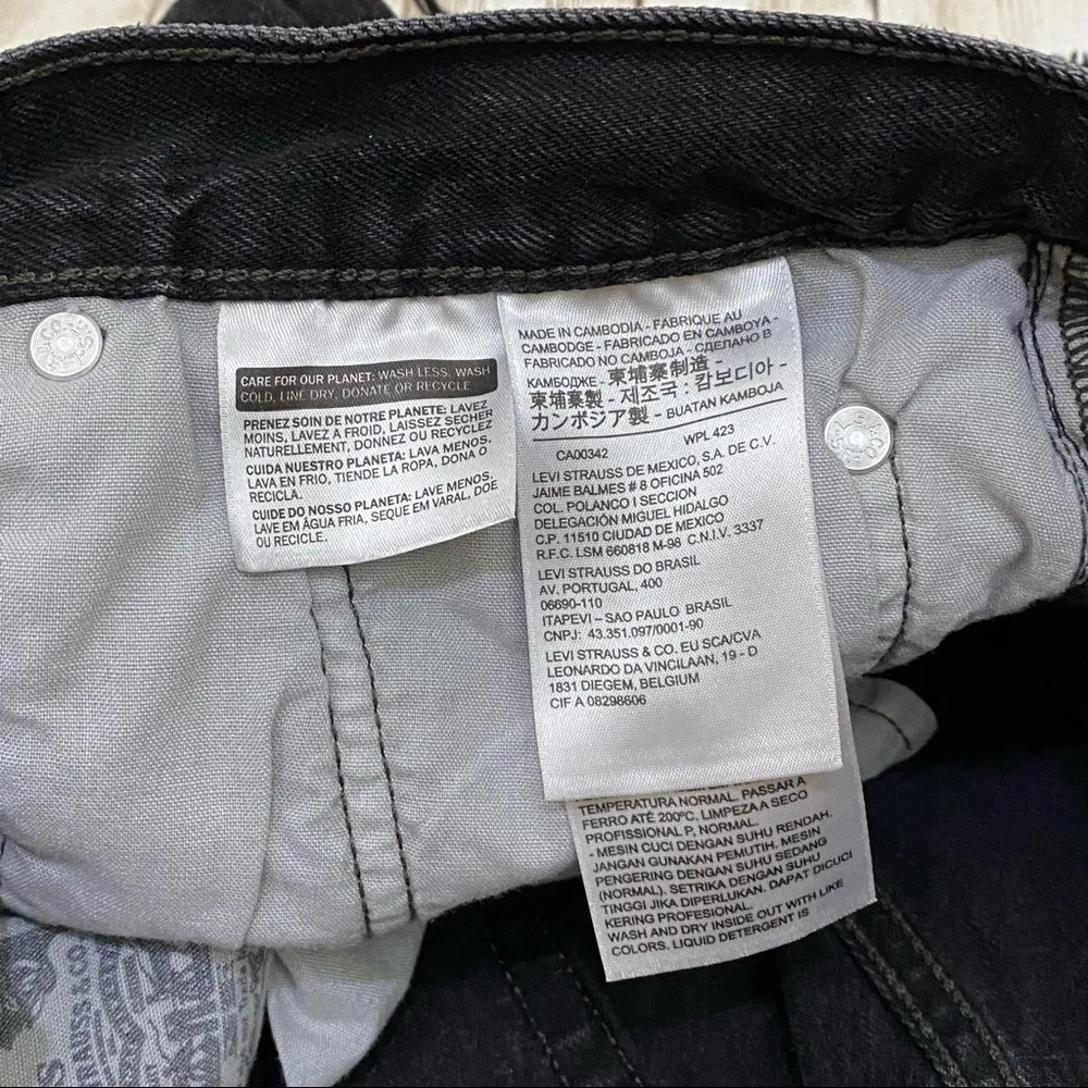 Levi’s 501 Black Denim Cut-Off Jean Shorts 31 - Image 13