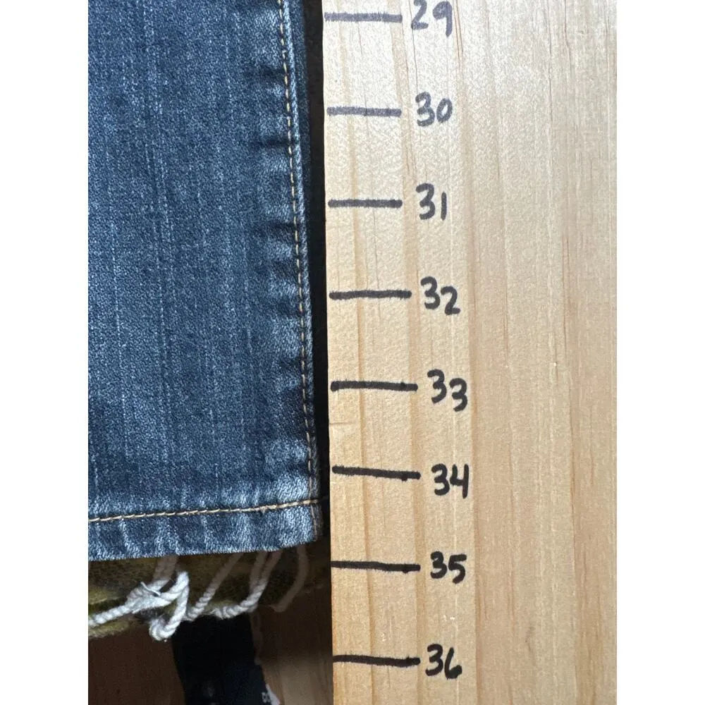 Women's Wrangler Breast Cancer Awareness Jeans Size 7/8 x 35, Bootcut Midrise - Image 10