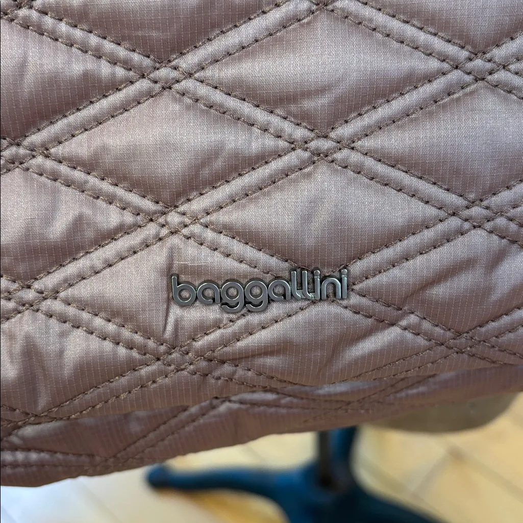 Baggallini Light pink mauve modern quilted nylon crossbody convertible RFID Bag - Image 4