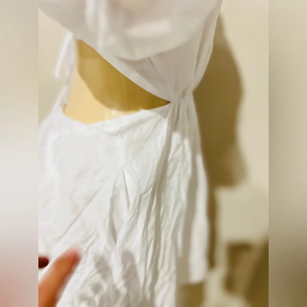 NASTY GAL collection White Puff Sleeve Backless Dress size 4 like new - Image 6