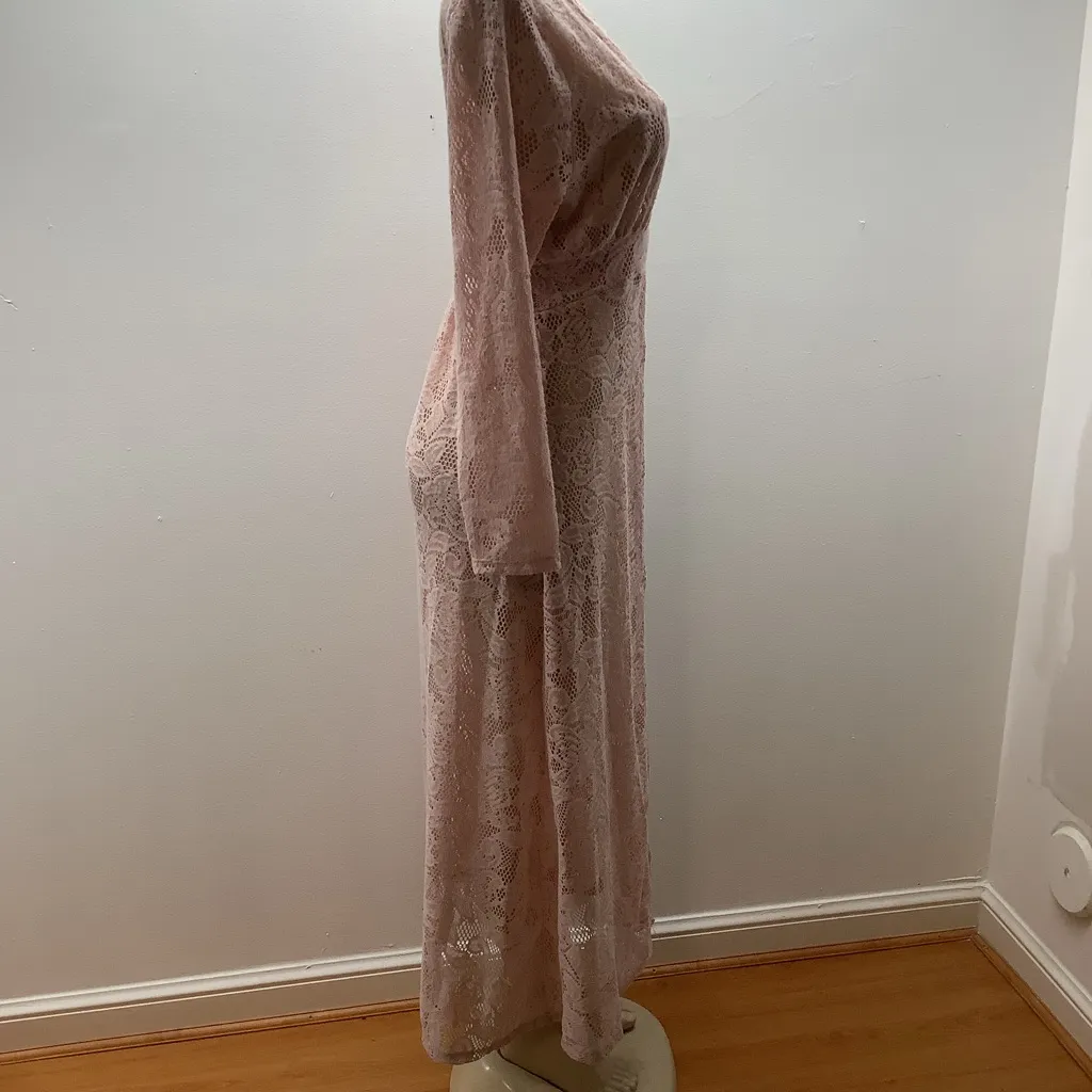 Emperice Size Medium Knitted 3 Button Closure Long Sleeve Cover Up. New - Image 4