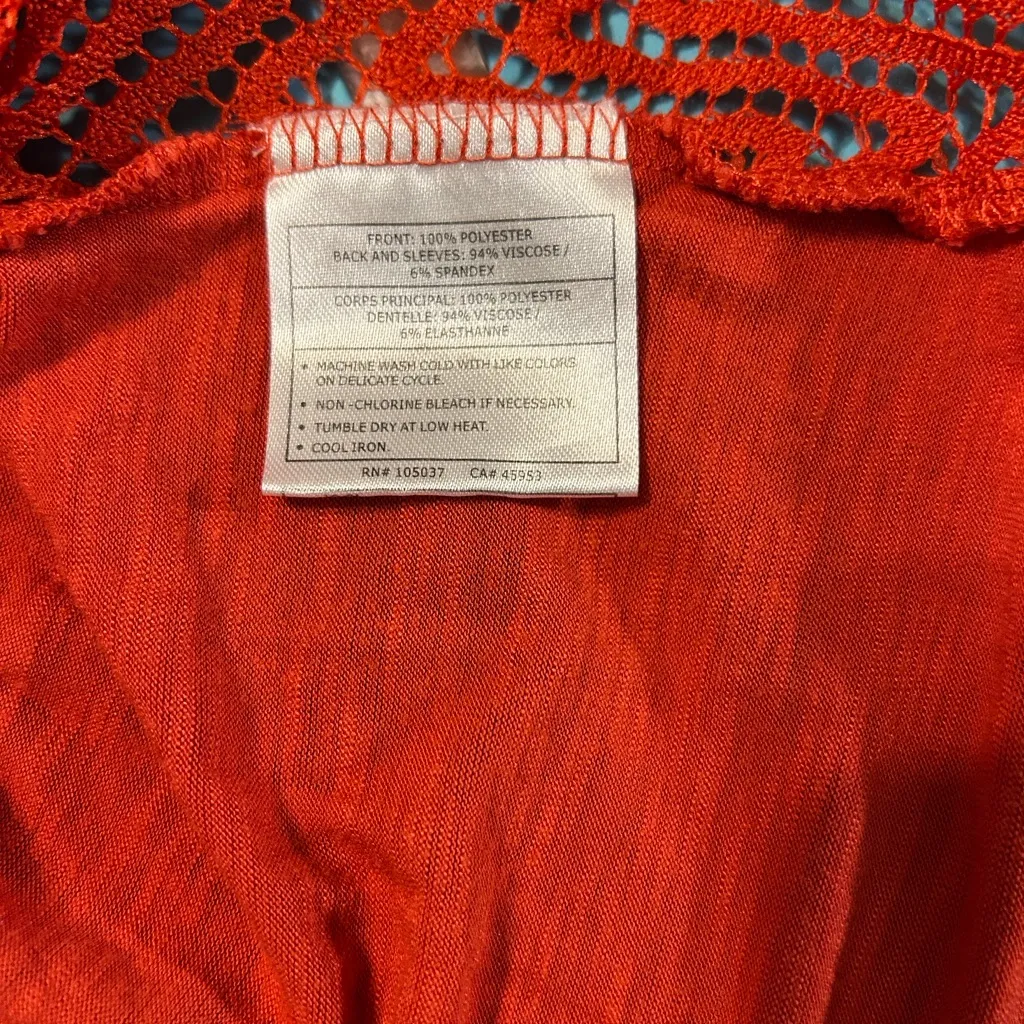 Ariat Rust Colored Chevron V-Neck Blouse Size Medium - Image 4