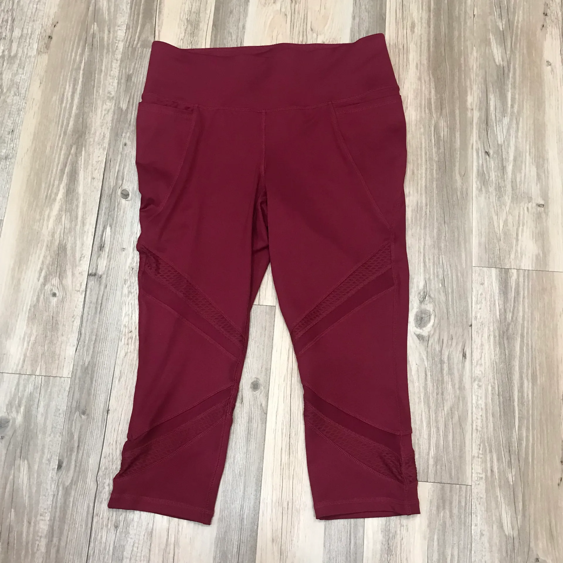 LIVI High-Rise LIVI Soft cropped maroon leggins Plus sz 14/16 - Image 3