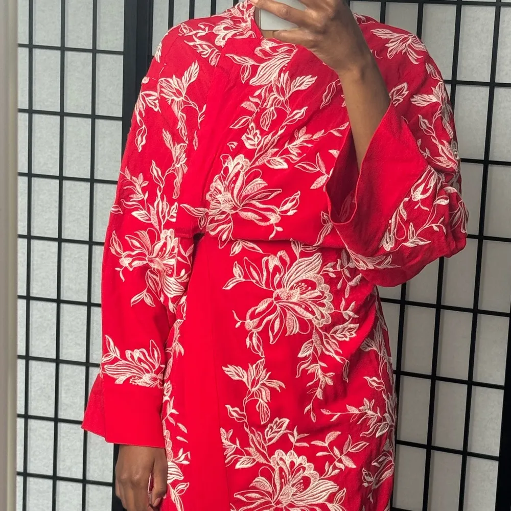 🆕 2025 ZARA EMBROIDERED PRINT KIMONO - Image 3