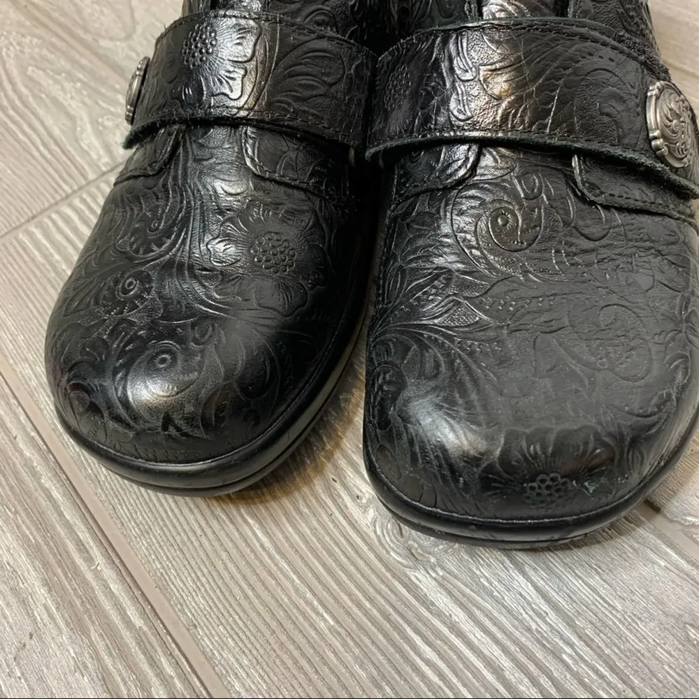 Alegria Joleen Tar Tooled floral embossed leather shoes black sz 36 - Image 2