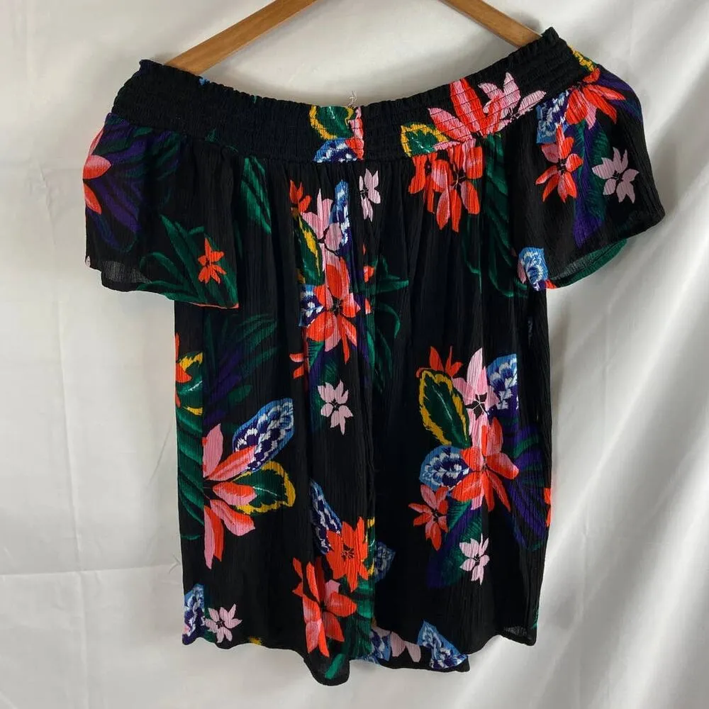 Old Navy Floral Print Smocked off shoulder top size small - Image 3