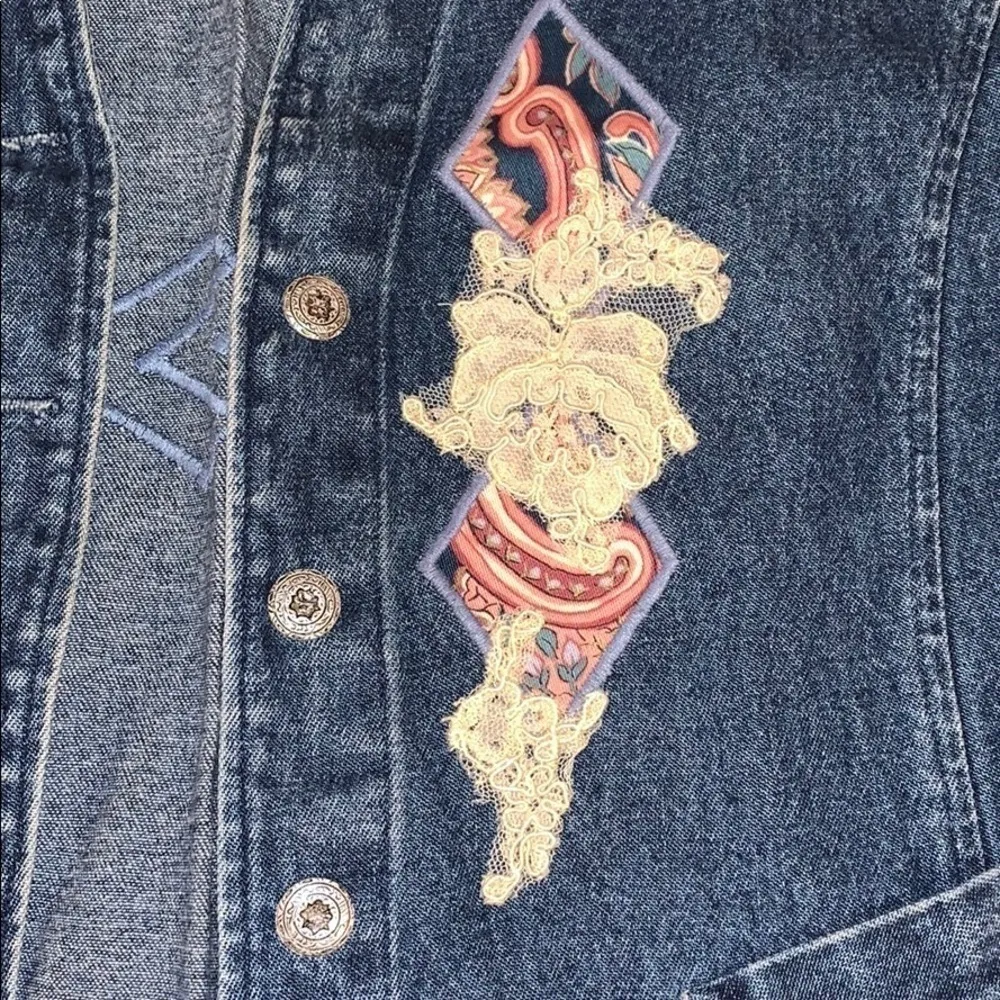 Vintage 90s Blue Jean Vest‎ with Appliqués by Van Heusen -Size Small - Image 5