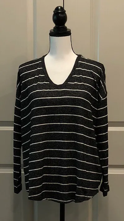 V-Neck Top - Image 3