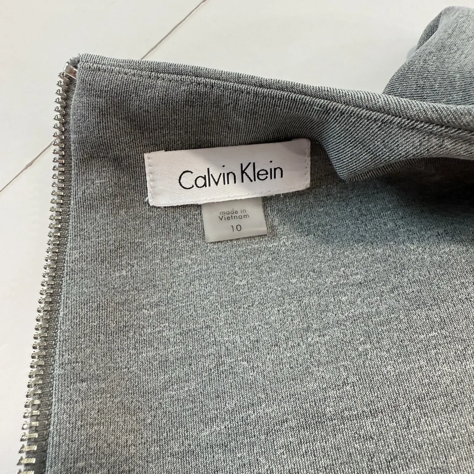 Calvin Klein Heather Gray Scuba Knit Sleeveless Stretch‎ Sheath Dress Size 10 - Image 9